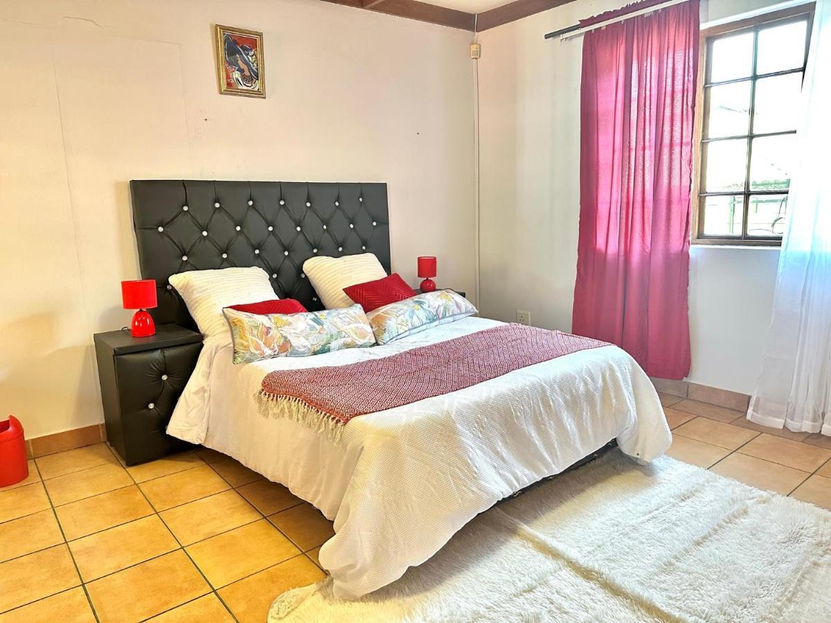 Blue Lantern Bed And Breakfast Kempton Park Luaran gambar