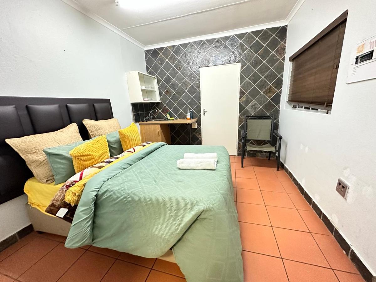 Blue Lantern Bed And Breakfast Kempton Park Luaran gambar