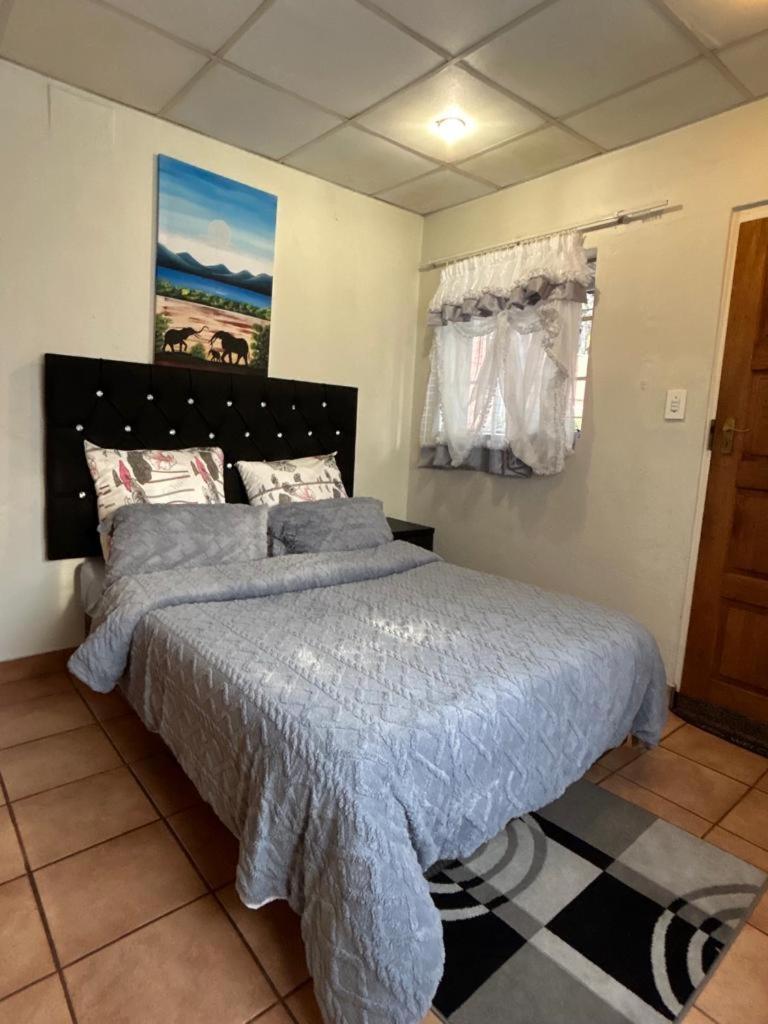 Blue Lantern Bed And Breakfast Kempton Park Luaran gambar