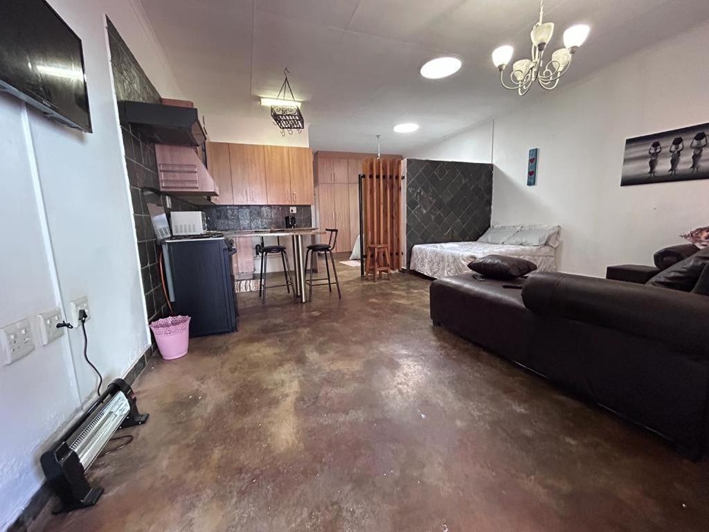 Blue Lantern Bed And Breakfast Kempton Park Bilik gambar